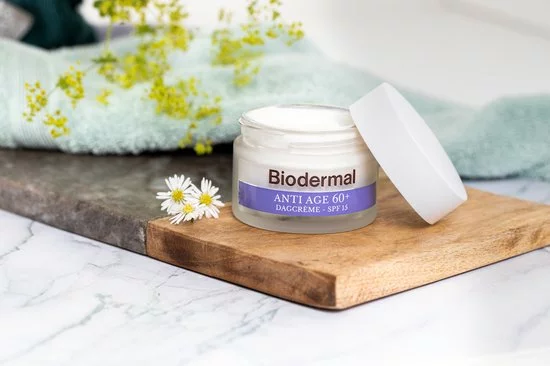 Korting ⌛ Biodermal Anti Age Dagcr Me 60+ - Dagcr Me Met Hyaluronzuur En Ceramide - Met - SPF15 - Geeft De Huid Meer Stevigheid - 50ml ✨ 9 Korting ⌛ Biodermal Anti Age Dagcr Me 60+ - Dagcr Me Met Hyaluronzuur En Ceramide - Met - SPF15 - Geeft De Huid Meer Stevigheid - 50ml ✨ - Afbeelding 7