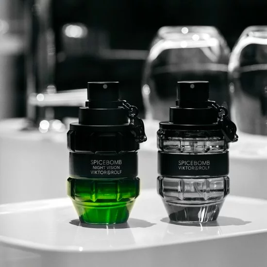 Beste Pirce π Viktor En Rolf Viktor & Rolf Spicebomb 50 Ml - Eau De Toilette - Herenparfum π― 7 Beste Pirce π Viktor En Rolf Viktor & Rolf Spicebomb 50 Ml - Eau De Toilette - Herenparfum π― - Afbeelding 5