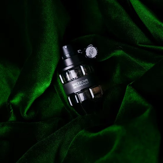 Beste Pirce π Viktor En Rolf Viktor & Rolf Spicebomb 50 Ml - Eau De Toilette - Herenparfum π― 8 Beste Pirce π Viktor En Rolf Viktor & Rolf Spicebomb 50 Ml - Eau De Toilette - Herenparfum π― - Afbeelding 6