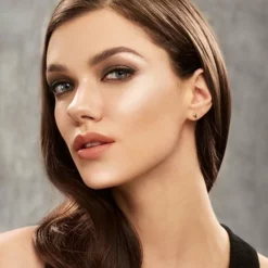 Korting 👏 Maybelline Master Strobing Stick - 200 Medium Nude Glow - Highlighter 💯 -Beauty Winkel 550x550 66