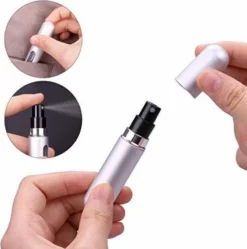 Uitgang β MaxedMore Navulbare Parfumverstuiver 5ml Rood/Licht Roze/ Oranje/Groen/ Blauw/ Grijs - 65 Keer Spraybare Parfum Verstuiver - Hervulbaar Tasverstuiver Voor Parfum - Meeneem Mini Geur Flesje Voor Op Reis - π Lipstick Formaat Navulbaar Parfumflesje βοΈ 19 Uitgang β MaxedMore Navulbare Parfumverstuiver 5ml Rood/Licht Roze/ Oranje/Groen/ Blauw/ Grijs - 65 Keer Spraybare Parfum Verstuiver - Hervulbaar Tasverstuiver Voor Parfum - Meeneem Mini Geur Flesje Voor Op Reis - π Lipstick Formaat Navulbaar Parfumflesje βοΈ -Beauty Winkel 550x555 8