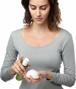 Korting 🧨 Garnier Bio Konjac Reinigingsspons - Exfoliërend ⭐ -Beauty Winkel 550x648 3