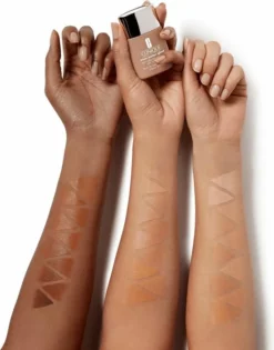 Kopen 👍 Clinique Even Better Foundation Met SPF15 - CN28 Ivory - Foundation - 30 Ml 😍 -Beauty Winkel 550x702 1