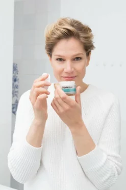 Top 10 ✔️ Biodermal Hydraplus Dagcr Me Vochtarme Huid Met Hyaluron & Glycerine - 50ml 🛒 -Beauty Winkel 550x825 16