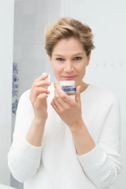 Top 10 🎉 Biodermal Anti Age Dagcr Me 50+ - Dagcr Me Met Hyaluronzuur En Vitamine E - Met - SPF15 - Helpt Rimpels Verminderen - 50ml 🛒 -Beauty Winkel 550x825 3